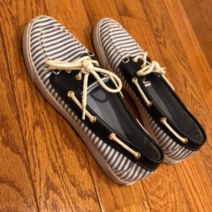 Tommy Hilfiger boat shoe